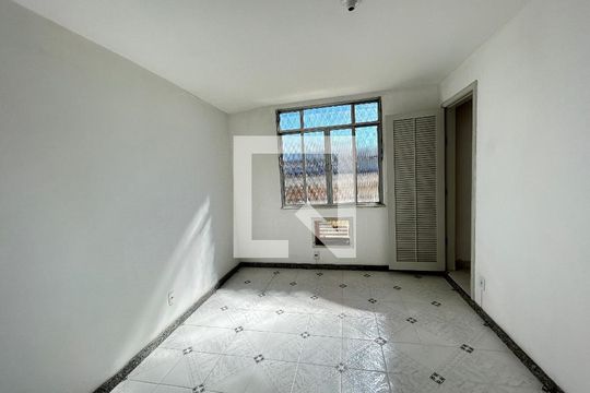 Quarto 1 de casa de condomínio para alugar com 2 quartos, 70m² em Anchieta, Nilópolis