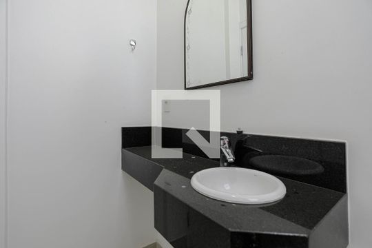 Banheiro de kitnet/studio para alugar com 1 quarto, 100m² em Carmo, Mogi das Cruzes