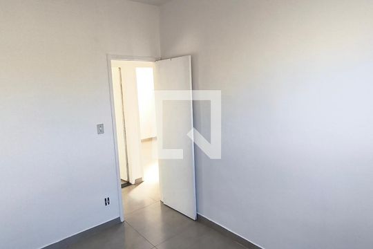Quarto de apartamento para alugar com 3 quartos, 59m² em Copacabana, Belo Horizonte