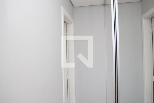 Closet da suíte de casa de condomínio para alugar com 3 quartos, 142m² em Cabral, Contagem