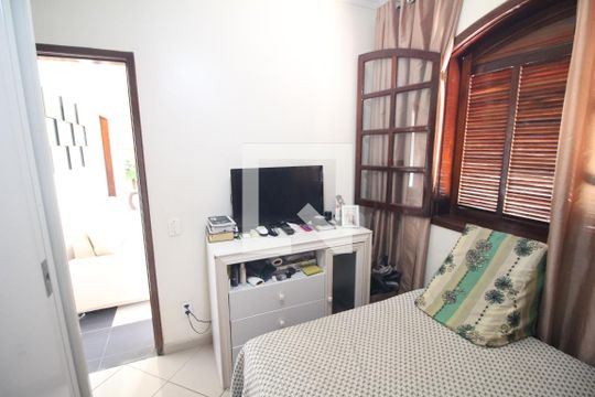 Quarto 1 de casa à venda com 3 quartos, 290m² em Barreiro, Belo Horizonte
