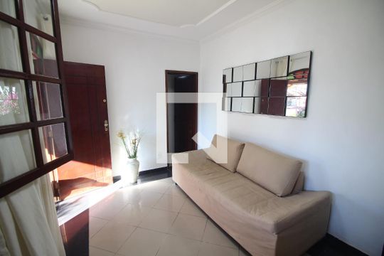 Sala de casa à venda com 3 quartos, 290m² em Barreiro, Belo Horizonte