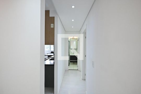 Corredor de apartamento à venda com 2 quartos, 42m² em Jardim Monte Alegre, Taboão da Serra