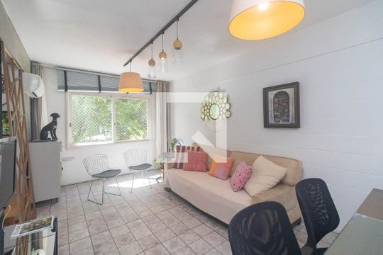 Sala de apartamento para alugar com 2 quartos, 75m² em Bom Fim, Porto Alegre