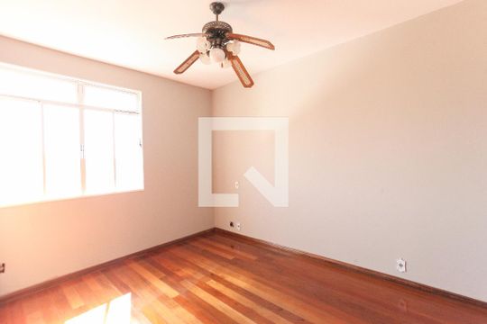 Apartamento para alugar com 3 quartos, 145m² em Barreiro, Belo Horizonte