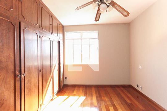 Apartamento para alugar com 3 quartos, 145m² em Barreiro, Belo Horizonte