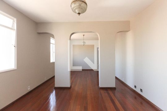 Apartamento para alugar com 3 quartos, 145m² em Barreiro, Belo Horizonte
