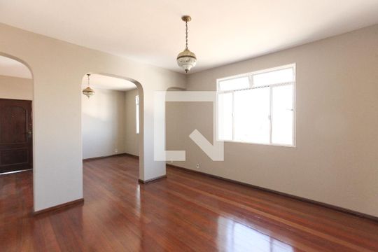 Apartamento para alugar com 3 quartos, 145m² em Barreiro, Belo Horizonte