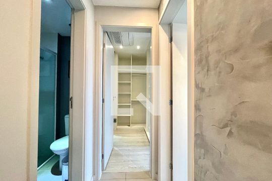 Corredor de apartamento à venda com 2 quartos, 59m² em Vila Paulista, São Paulo