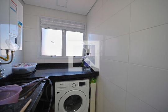 Cozinha e Área de Serviço de apartamento à venda com 2 quartos, 51m² em Vila Sao Francisco, São Paulo