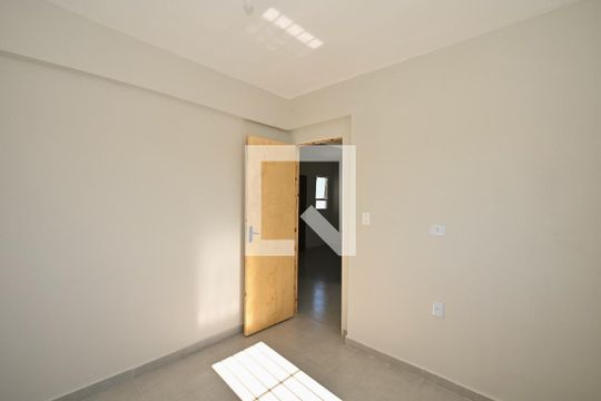 Quarto 1 de casa para alugar com 2 quartos, 50m² em Jardim Eledy, São Paulo