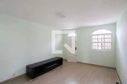 Sala de casa para alugar com 3 quartos, 198m² em Alípio de Melo, Belo Horizonte