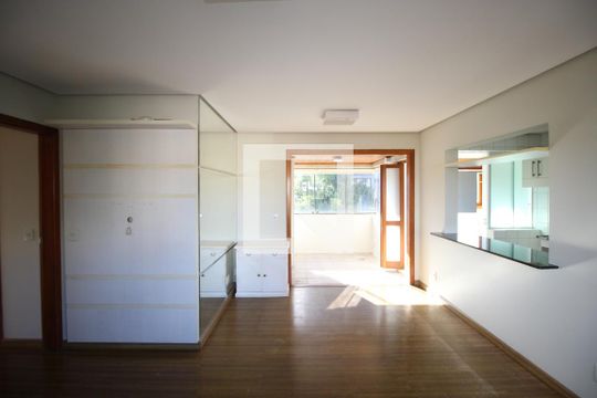 Sala de apartamento à venda com 3 quartos, 101m² em Petrópolis, Porto Alegre