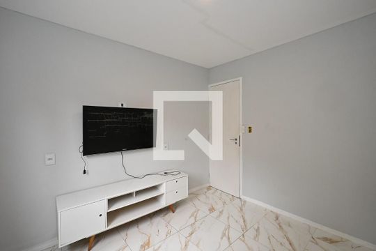 Quarto 1 de casa para alugar com 2 quartos, 44m² em Parque Assuncao, Taboão da Serra