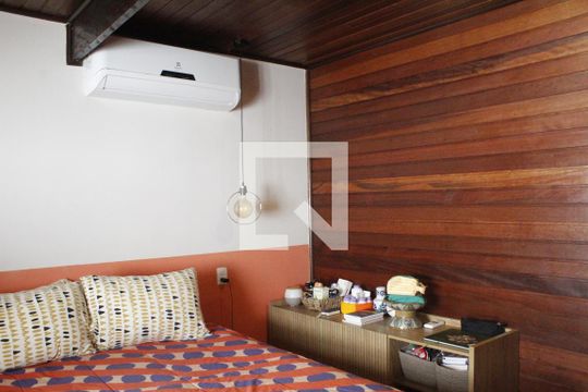 Quarto Suíte de casa de condomínio para alugar com 3 quartos, 400m² em Jacarepaguá, Rio de Janeiro
