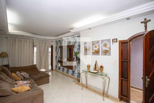 Sala de TV de casa à venda com 4 quartos, 130m² em Casa Grande, Diadema