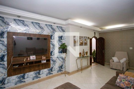 Sala de TV de casa à venda com 4 quartos, 130m² em Casa Grande, Diadema