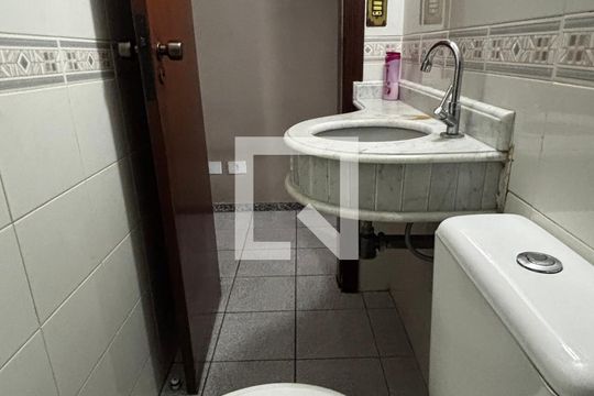 Lavabo de casa para alugar com 2 quartos, 158m² em Vila Vilma, Santo André