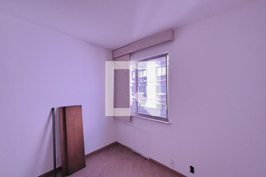 Quarto de apartamento para alugar com 2 quartos, 68m² em Humaitá, Rio de Janeiro