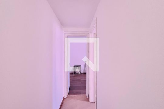 Corredor de apartamento para alugar com 2 quartos, 68m² em Humaitá, Rio de Janeiro