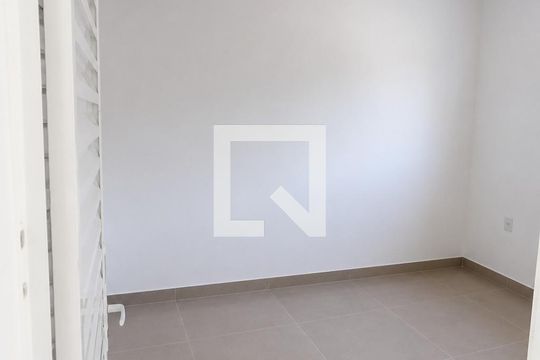 Quarto 1 de apartamento para alugar com 2 quartos, 49m² em Partenon, Porto Alegre