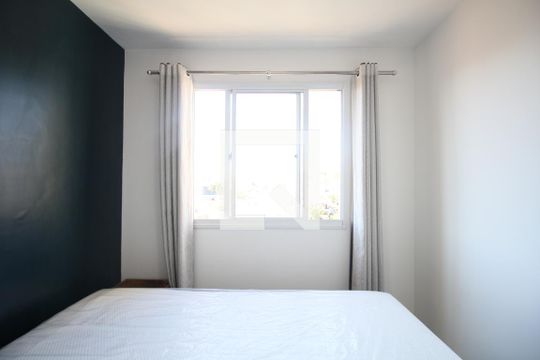 Quarto 1 de apartamento para alugar com 2 quartos, 40m² em Jardim Taboao, São Paulo