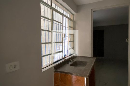 Sala -Cozinha de casa para alugar com 1 quarto, 50m² em Jardim das Flores, Osasco