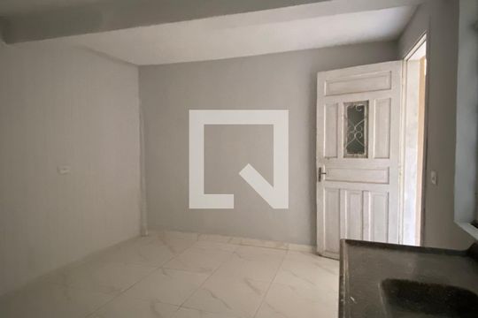 Sala -Cozinha de casa para alugar com 1 quarto, 50m² em Jardim das Flores, Osasco