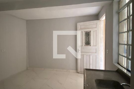 Sala -Cozinha de casa para alugar com 1 quarto, 50m² em Jardim das Flores, Osasco