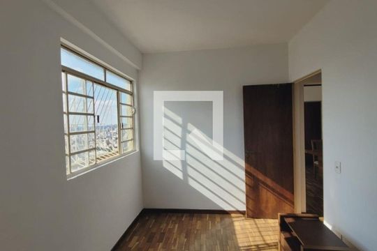 Quarto de apartamento para alugar com 3 quartos, 76m² em Jardim America, Belo Horizonte