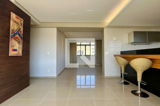 Sala  de apartamento à venda com 4 quartos, 144m² em Coração Eucarístico, Belo Horizonte