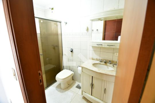 Banheiro de casa à venda com 3 quartos, 284m² em Parque Taquaral, Campinas