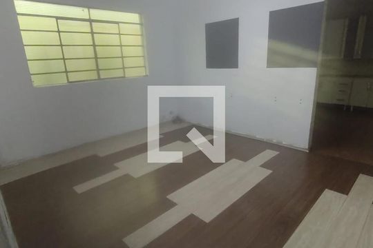 Quarto de casa para alugar com 3 quartos, 150m² em Cidade Líder, São Paulo