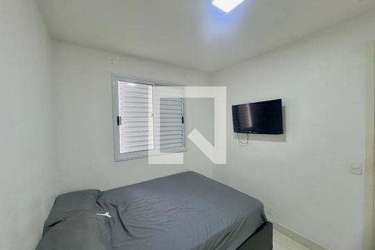 Quarto 1 de apartamento para alugar com 2 quartos, 45m² em Jardim Gracinda, Guarulhos