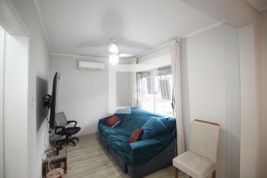 Sala de apartamento para alugar com 2 quartos, 44m² em Vila Ipiranga, Porto Alegre