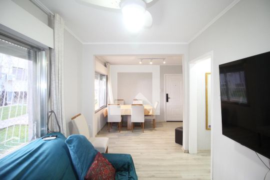 Sala de apartamento para alugar com 2 quartos, 44m² em Vila Ipiranga, Porto Alegre
