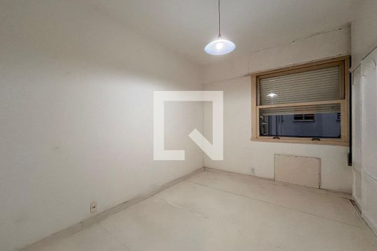 Quarto 1 de apartamento à venda com 4 quartos, 200m² em Copacabana, Rio de Janeiro