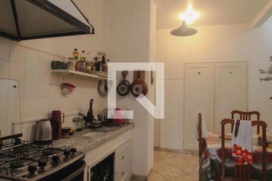 Cozinha/Area de serviço de apartamento para alugar com 3 quartos, 230m² em Centro Histórico, Porto Alegre
