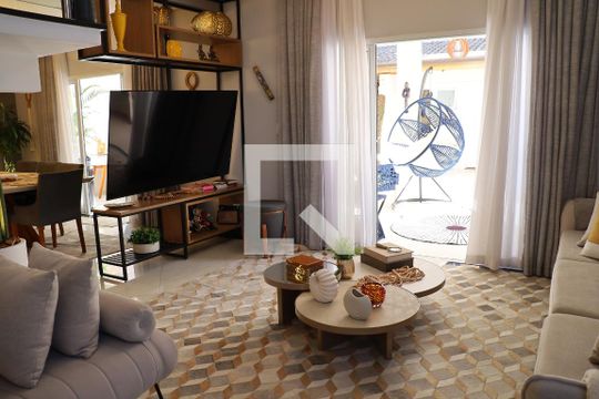 Sala de casa de condomínio à venda com 3 quartos, 320m² em Parque Nova Jandira, Barueri