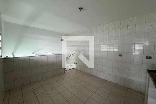 Cozinha de casa para alugar com 2 quartos, 140m² em Bussocaba, Osasco