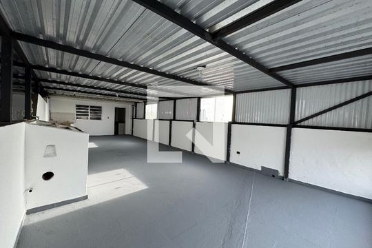 Varanda de casa para alugar com 2 quartos, 140m² em Bussocaba, Osasco