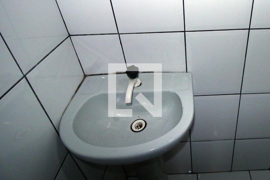 Banheiro de casa à venda com 1 quarto, 74m² em Jardim América, Rio de Janeiro
