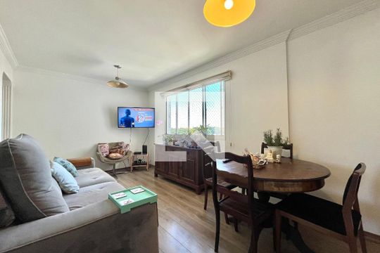 Sala de apartamento à venda com 2 quartos, 69m² em Vila Alexandria, São Paulo