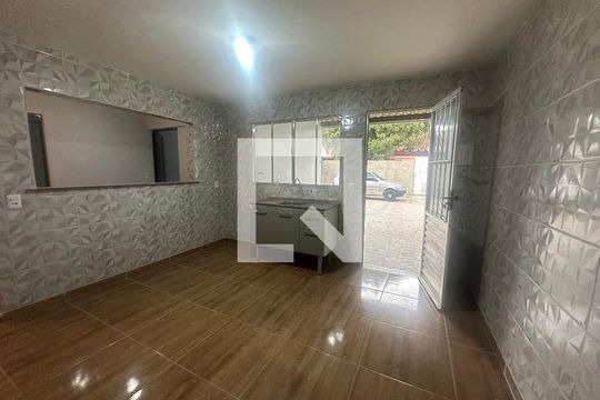 Sala/Cozinha de casa para alugar com 2 quartos, 70m² em Jardim Iracema, Barueri