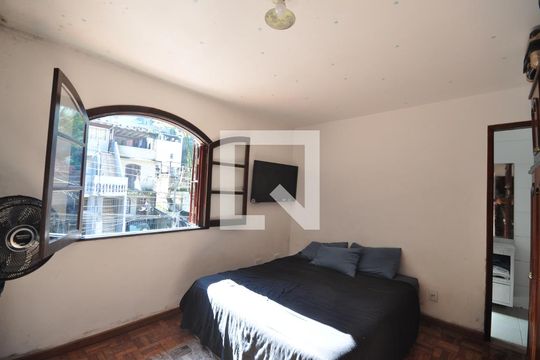 Quarto Suíte de casa à venda com 3 quartos, 156m² em Horto Florestal, São Paulo