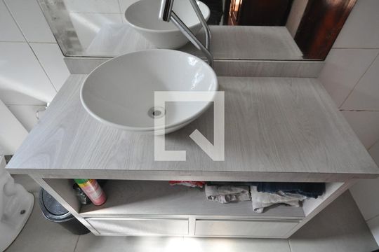 Banheiro do Quarto Suíte de casa à venda com 3 quartos, 156m² em Horto Florestal, São Paulo