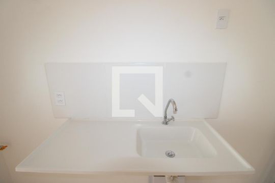 Sala / Cozinha de apartamento para alugar com 2 quartos, 28m² em Vila Santana, São Paulo
