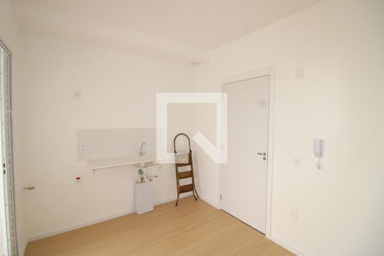 Sala / Cozinha de apartamento para alugar com 2 quartos, 28m² em Vila Santana, São Paulo