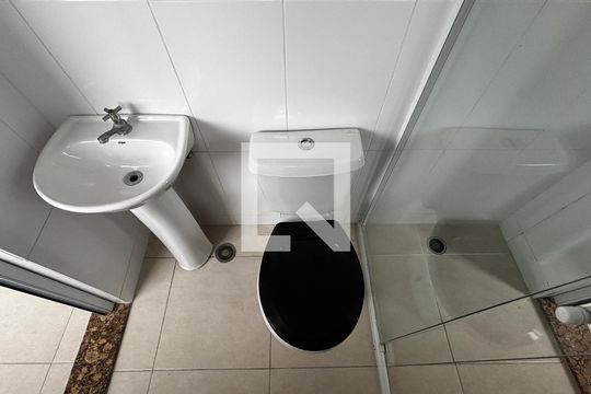 Banheiro de apartamento para alugar com 1 quarto, 35m² em Centro, Santo André