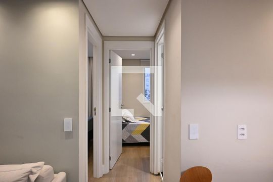 Corredor de apartamento para alugar com 2 quartos, 40m² em Cidade Jardim, São Paulo